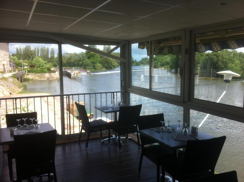 Hotel Les Ondines Châteauneuf-sur-Sarthe Zewnętrze zdjęcie
