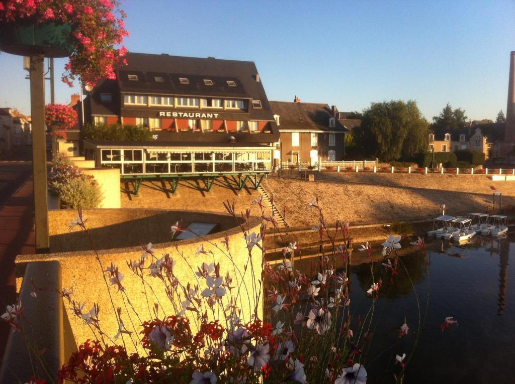 Hotel Les Ondines Châteauneuf-sur-Sarthe Zewnętrze zdjęcie